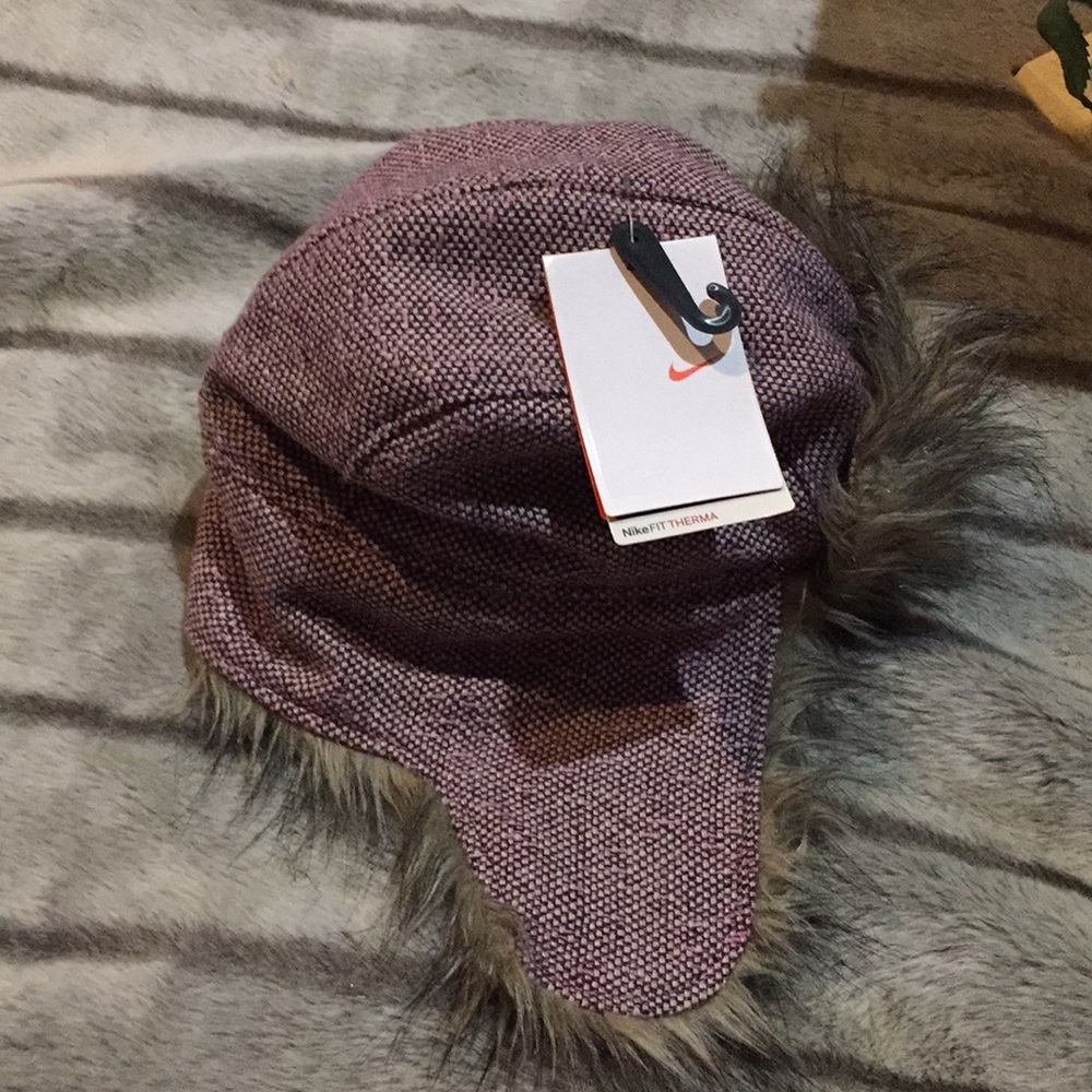 Nike winter hat. - Picture 4 of 4